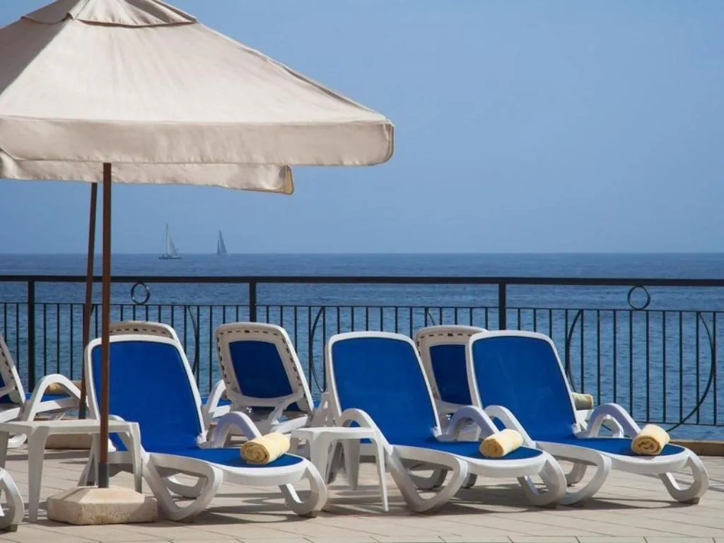 Pool, Verdi St Georges Bay Marina, Malta