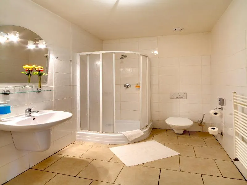 DOUBLE STANDARD Room, Seifert, Prague