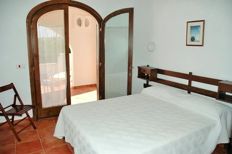 VILLA TWO BEDROOMS WITH TERRACE Room, Es Brucs, Menorca