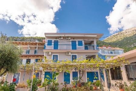 Akrogiali Studios Poros, Kalamata