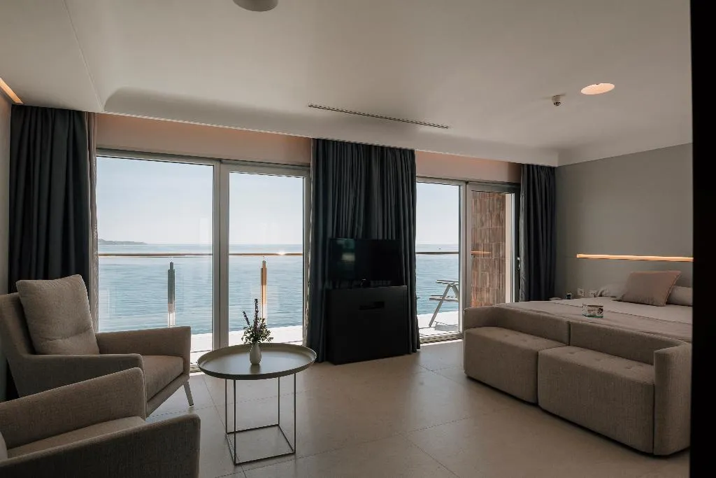 JUNIOR SUITE STANDARD Room, Innside Alicante Porta Maris, Costa Blanca