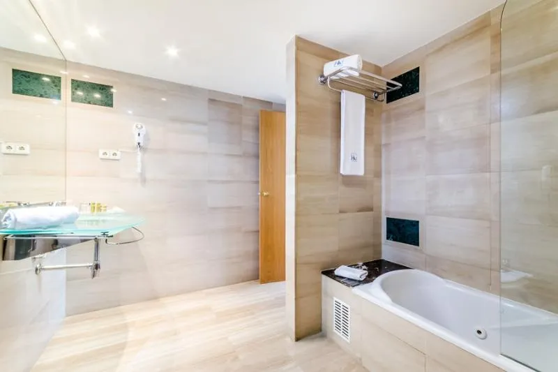 SUITE STANDARD Room, Exe Barbera Parc, Barcelona