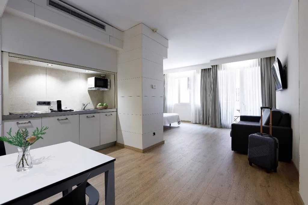 Room, Aparthotel Mariano Cubi, Barcelona