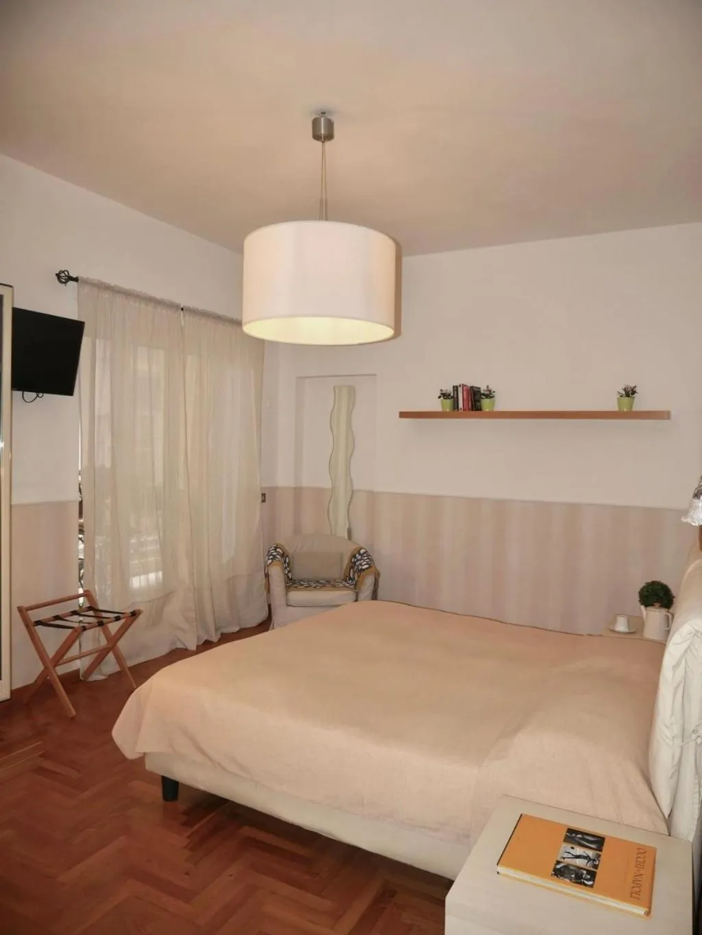 DOUBLE STANDARD Room, Cappella Vecchia 11, Naples