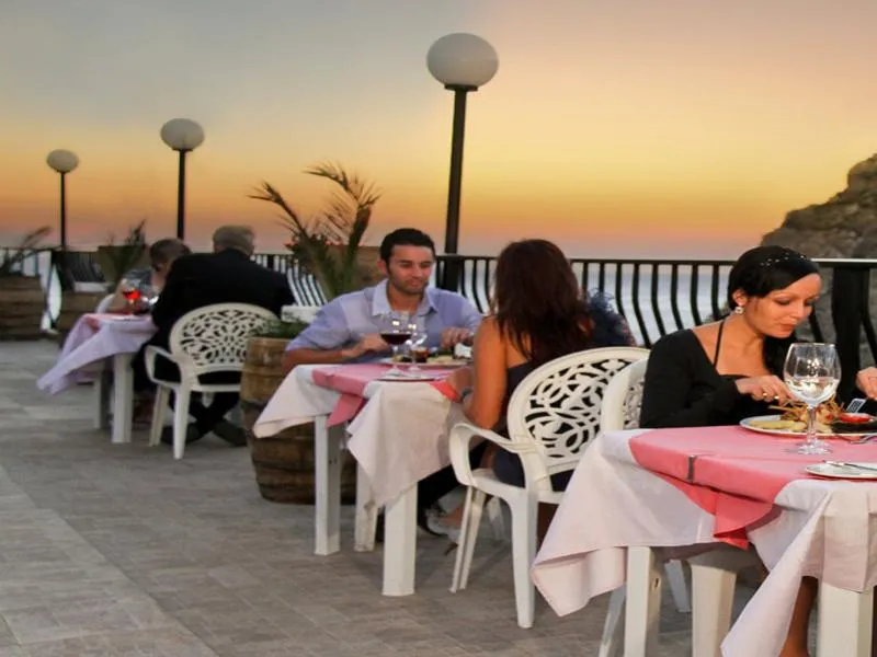 Restaurant, Hotel Xlendi Resort and Spa, Gozo