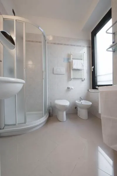 SINGLE STANDARD Room, Sonder Missori, Milan
