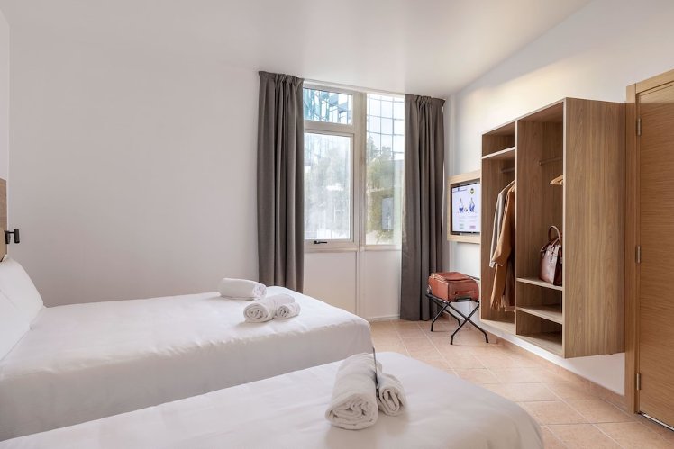 B B Hotel Pomezia Roma, Rome