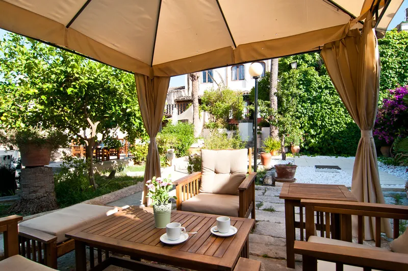 Terrace, Leon de Sineu, Majorca