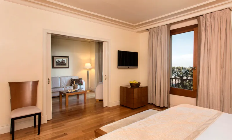 JUNIOR SUITE MOUNTAIN VIEW Room, METT Barcelona, Barcelona