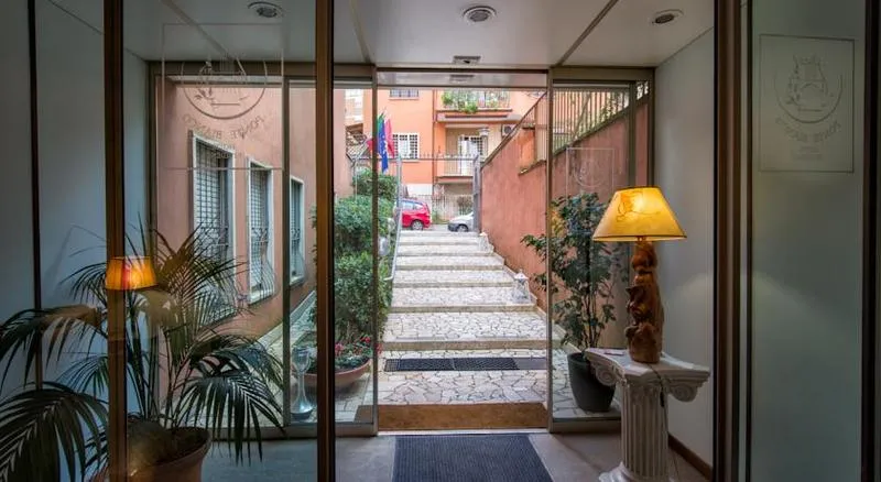 Lobby, Ponte Bianco, Rome