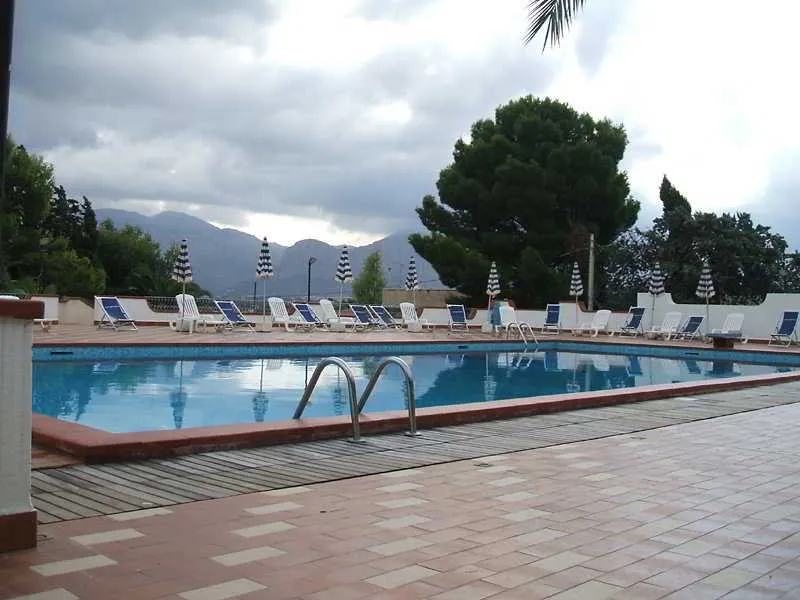 Pool, Azzolini, Palermo