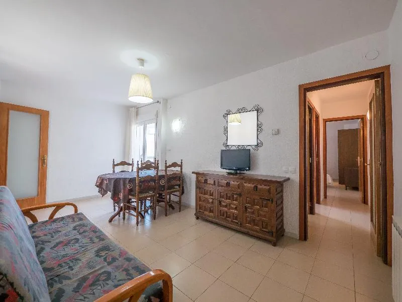 APARTMENT CAPACITY 6 TWO BEDROOMS Room, Apartaments AR Isern, Costa Brava