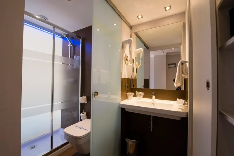 DOUBLE SINGLE USE SUPERIOR POOL VIEW Room, Helios Hotel, Majorca