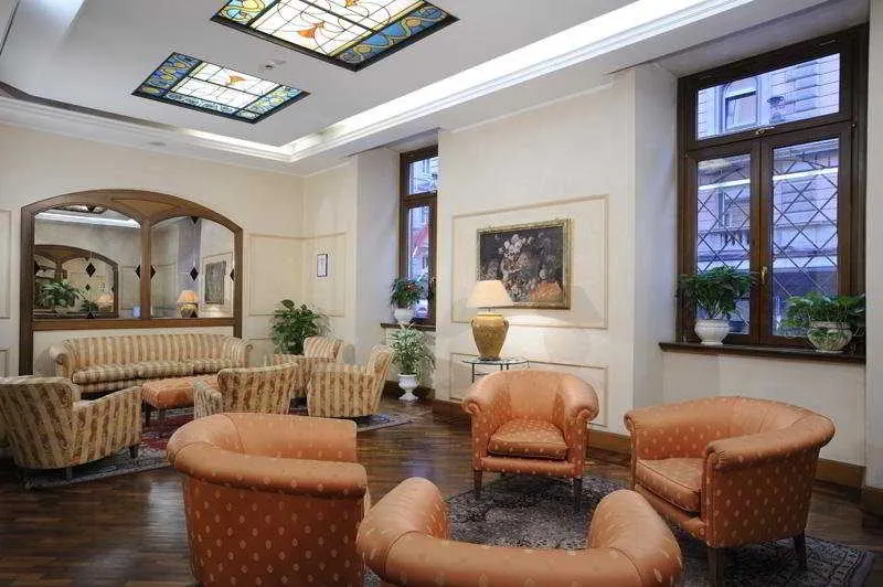 Lobby, Torino, Rome