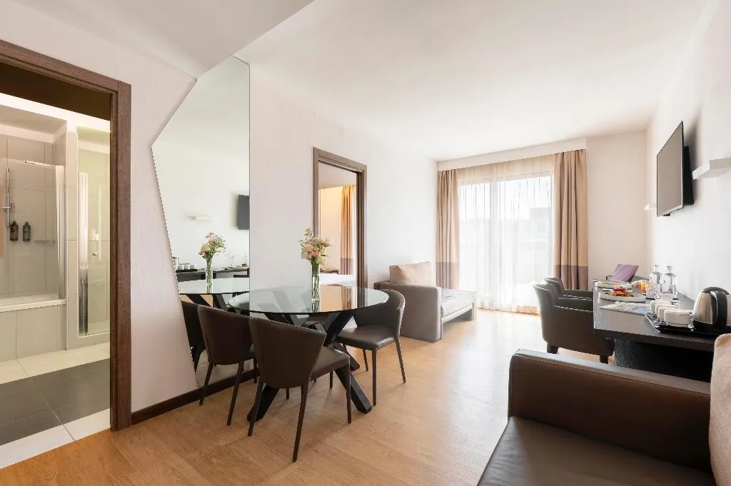 General view, WarmtHotel, Rome