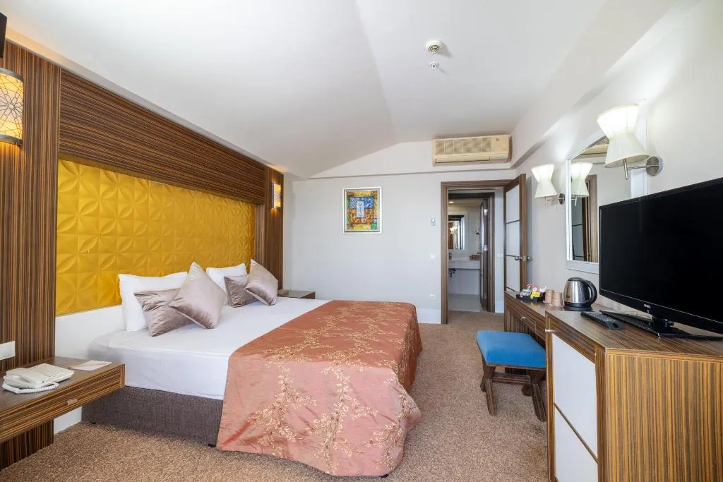 Room, Crystal Family Comfort Collection, Antalya