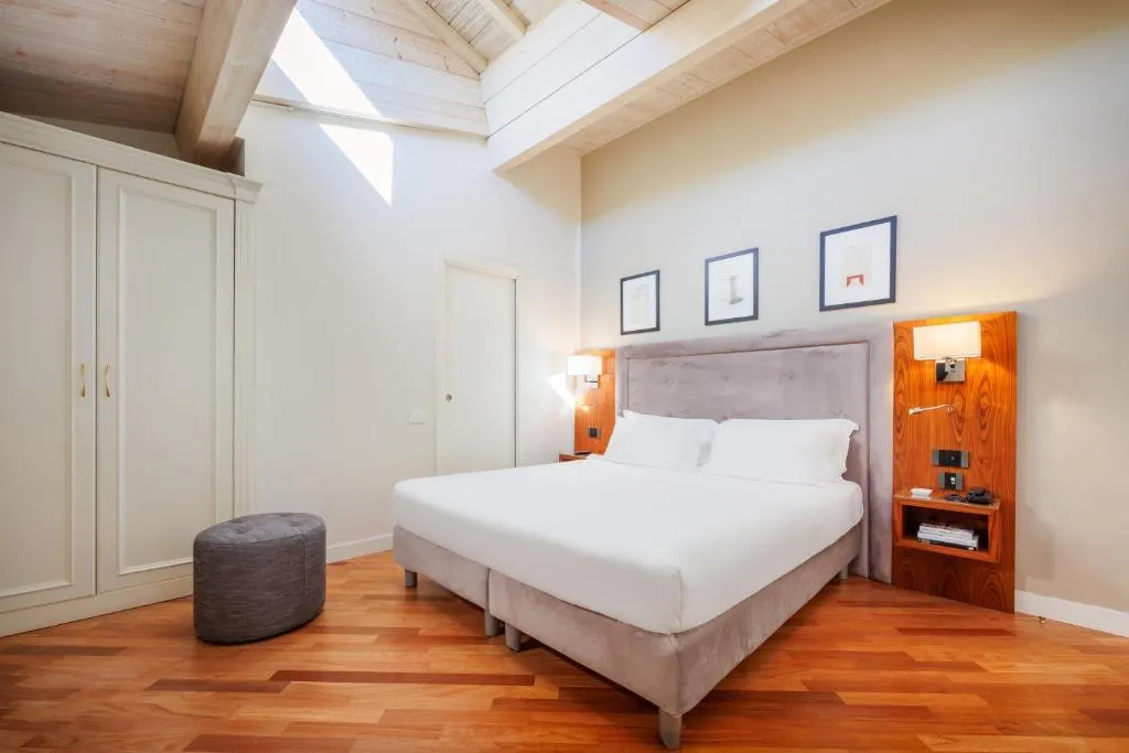 TWIN SUPERIOR Room, Embassy, Florence