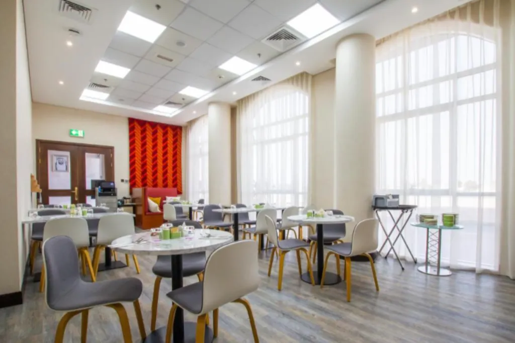 Restaurant, TIME Express Hotel Al Khan, Dubai