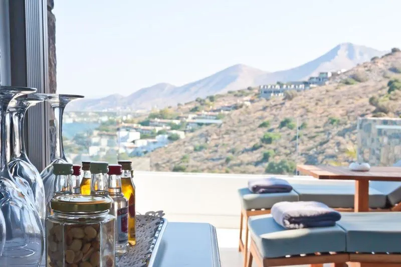 JUNIOR SUITE DELUXE WITH PRIVATE POOL Room, Royal Marmin Bay Boutique & Art Hotel, Crete
