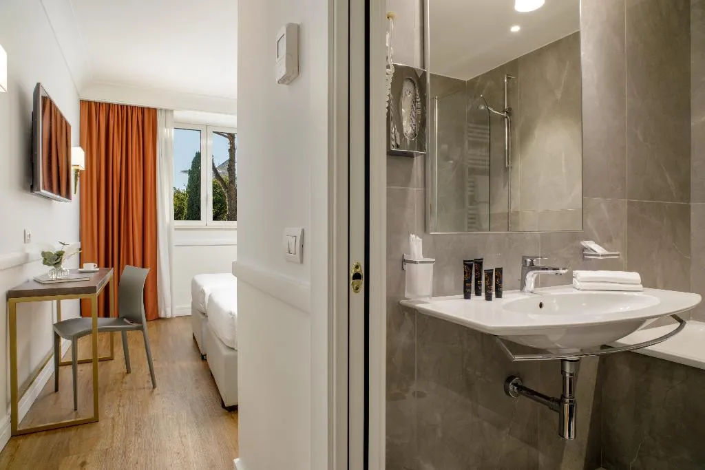 Room, Shangri La Roma, Rome