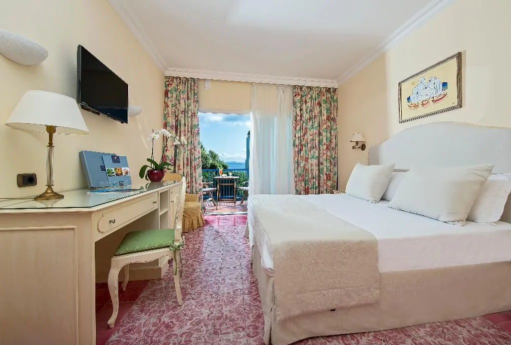 Double or Twin SEA VIEW WITH BALCONY Room, Punta Molino Beach Resort & SPA, Naples