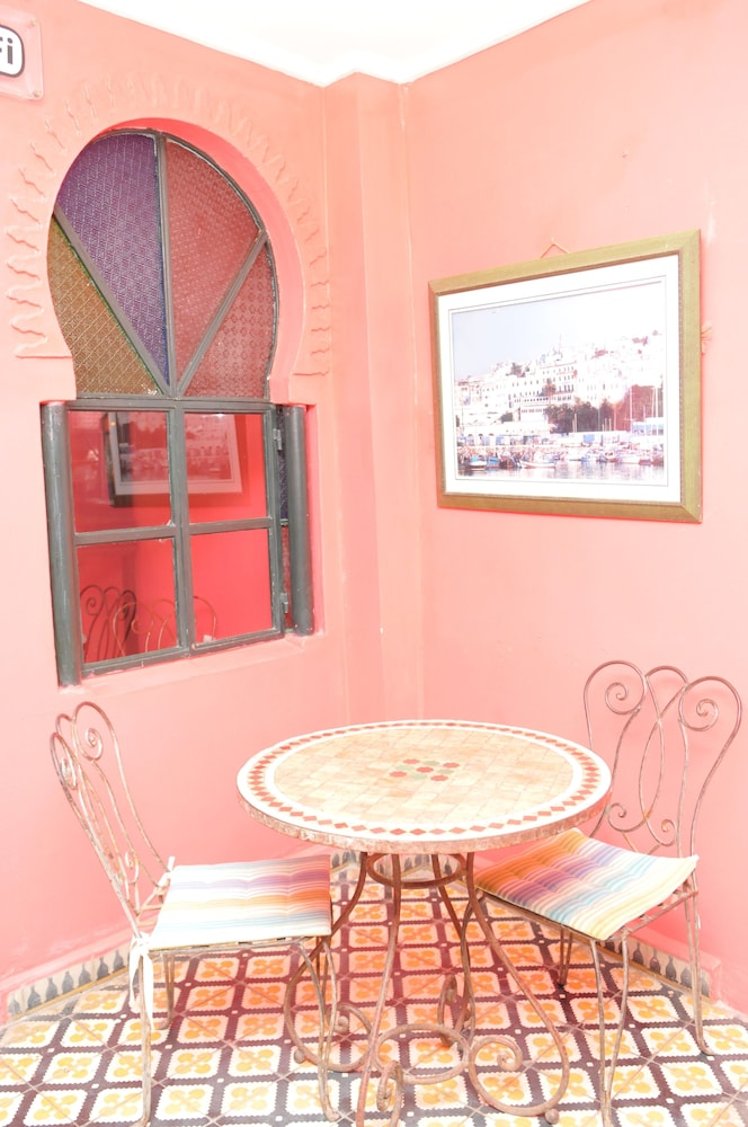 Continental, Tangier