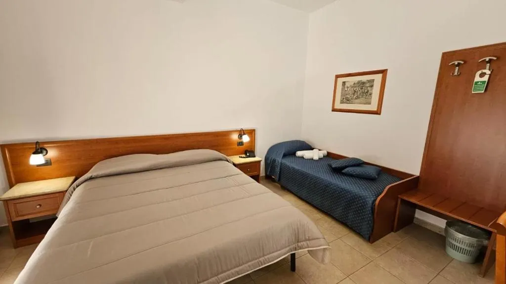 TRIPLE WITH BALCONY Room, GH Hotel & Restaurant, Palermo