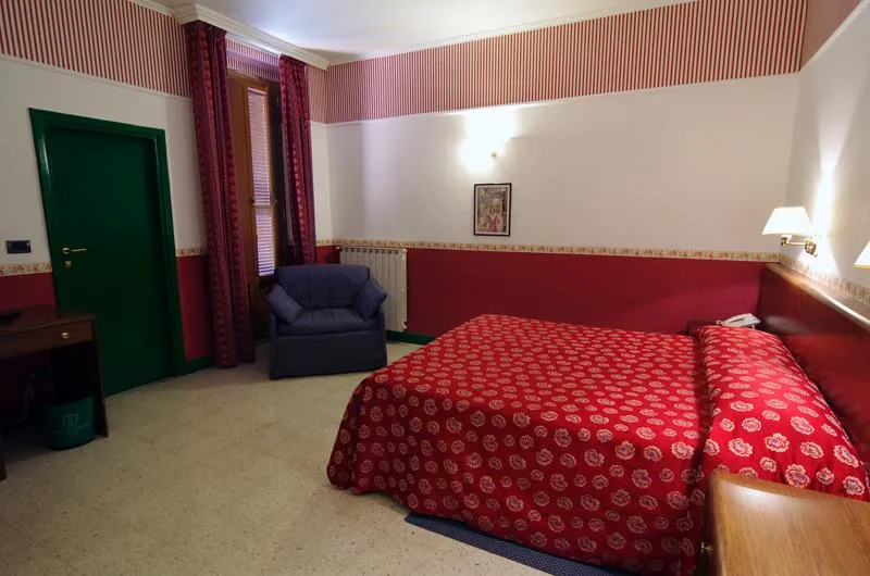 QUADRUPLE STANDARD Room, Hotel Iris Crillon, Rome