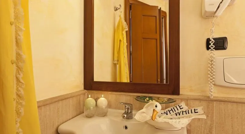 SINGLE STANDARD Room, La Fenice, Rome