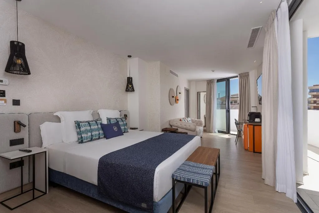 JUNIOR SUITE STANDARD Room, Lima, Costa Del Sol