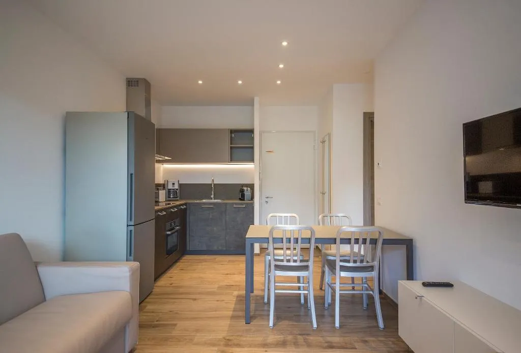 APARTMENT TWO BEDROOMS Room, Riva Lake Lodge, Milan