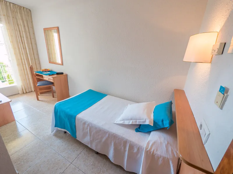 SINGLE STANDARD Room, Checkin Pineda, Costa Brava