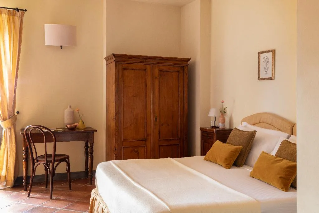 JUNIOR SUITE STANDARD Room, Villa San Filippo, Florence