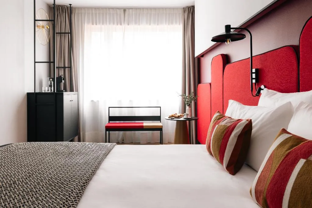DOUBLE WITH DOUBLE BED Room, Hotel Indigo Barcelona Plaza Espana, Barcelona