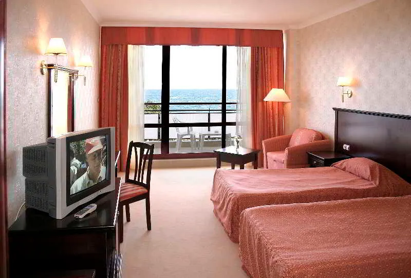 Room, Gladiola, Varna