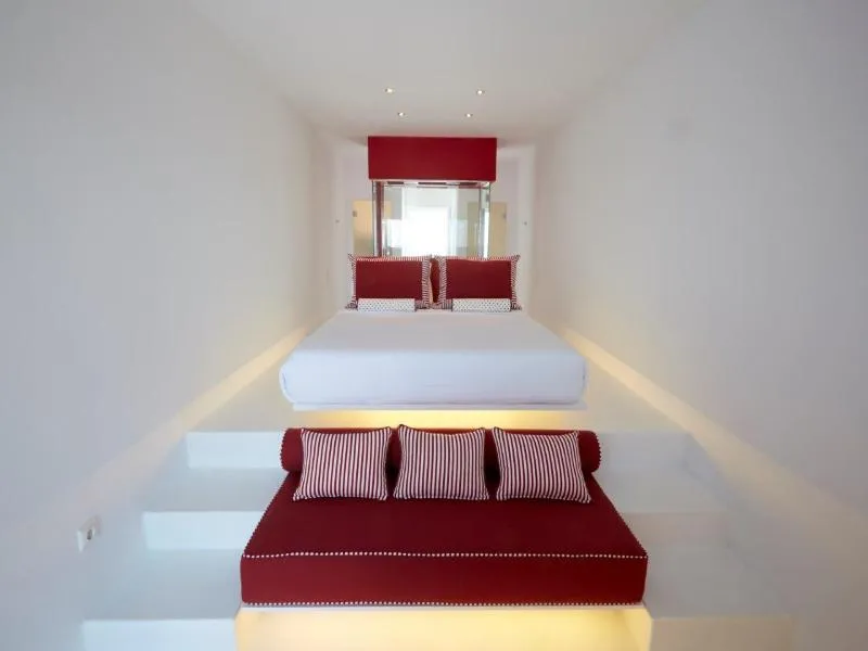JUNIOR SUITE WITH JACUZZI Room, Adore Santorini, Santorini