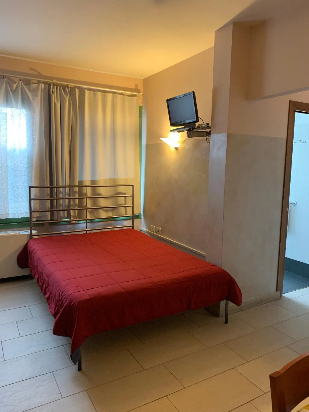 STUDIO CAPACITY 4 Room, Gemini City Centre Studios, Florence