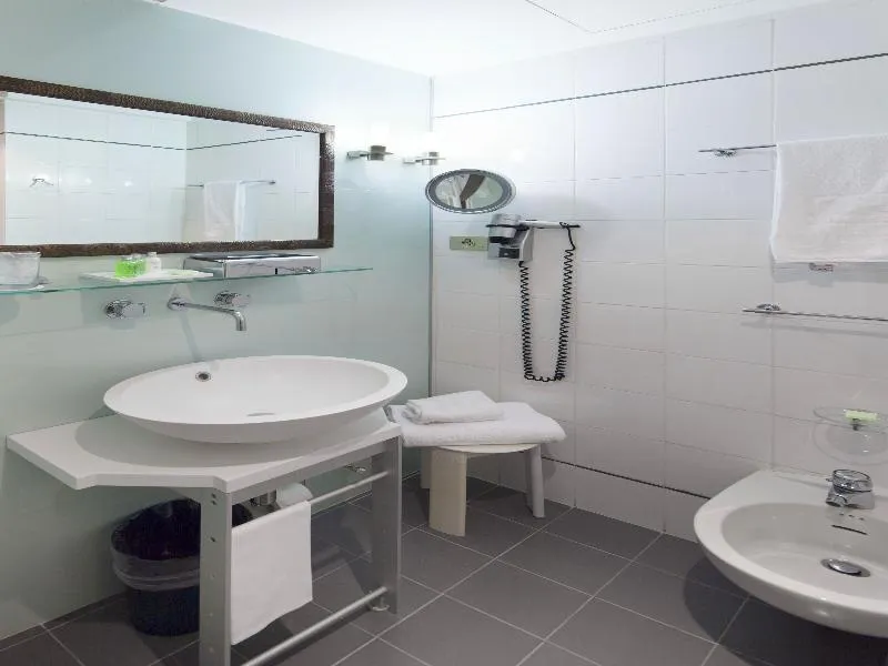 TRIPLE STANDARD Room, NH Collection Roma Centro, Rome