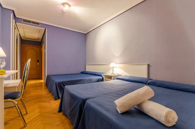 QUADRUPLE STANDARD Room, Checkin Parla Madrid, Madrid