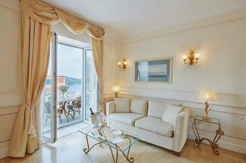 JUNIOR SUITE SUPERIOR SIDE SEA VIEW Room, Grand Hotel Excelsior Vittoria Spa, Naples