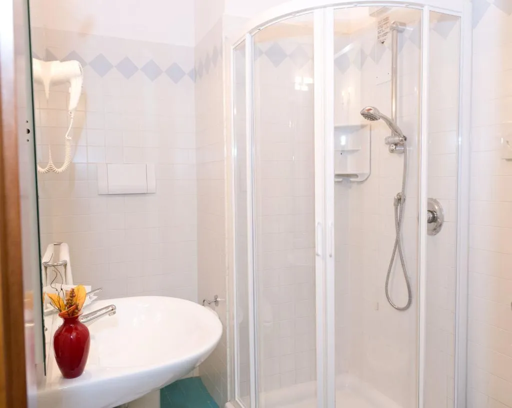 Double or Twin BASIC Room, Hotel Antica Fenice, Venice
