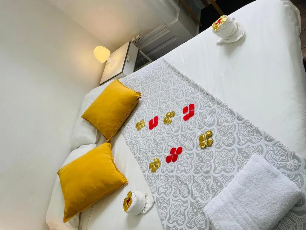 DOUBLE WITH SHARED BATHROOM Room, WW Hostel & Suites, Porto
