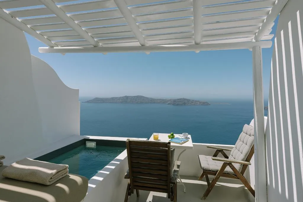 SUITE WITH JACUZZI Room, Afroessa Hotel, Santorini
