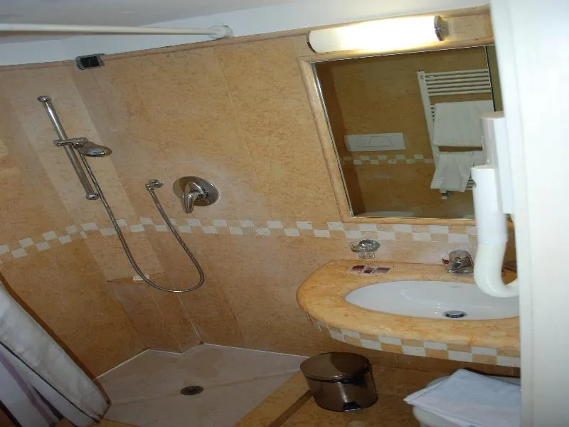 Room, Vecellio, Venice