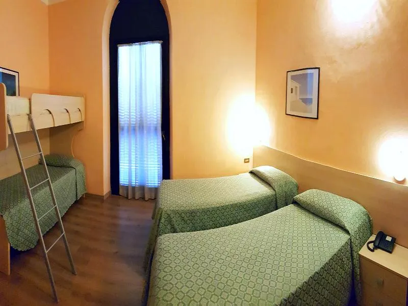 TRIPLE STANDARD Room, Europa Hotel, Milan