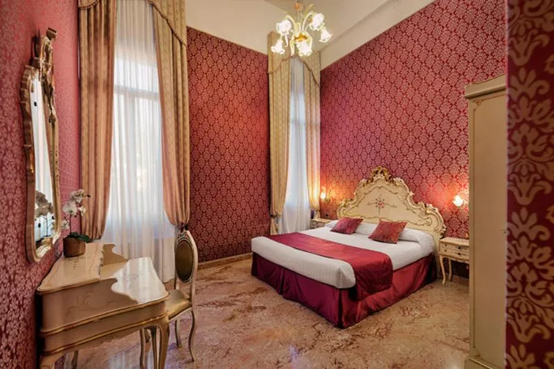 TRIPLE CANAL VIEW Room, Tre Archi, Venice