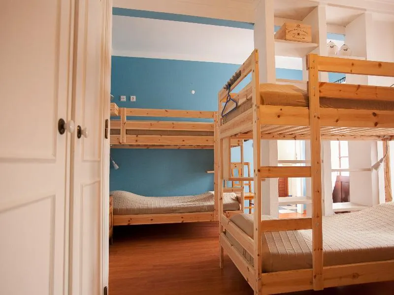 Bed in dormitory CAPACITY 6 Room, Ericeira Chill Hill 2 – Peach Garden, Lisbon