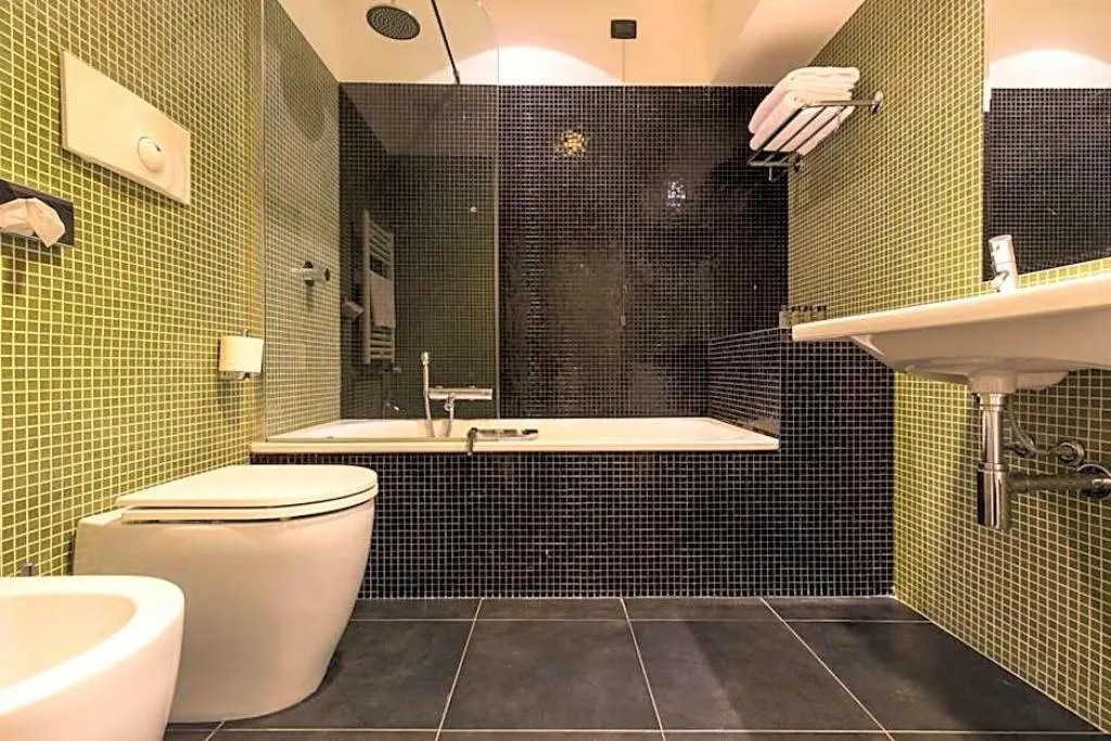 DOUBLE STANDARD Room, 43 Station Hotel, Milan