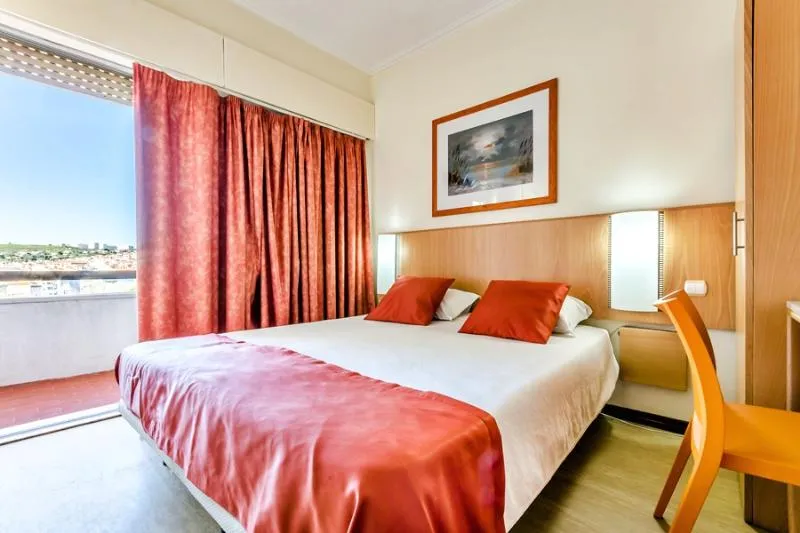 Double or Twin STANDARD Room, Jardim da Amadora, Lisbon