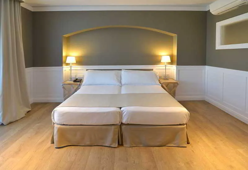 DOUBLE CLASSIC Room, Granvia, Barcelona